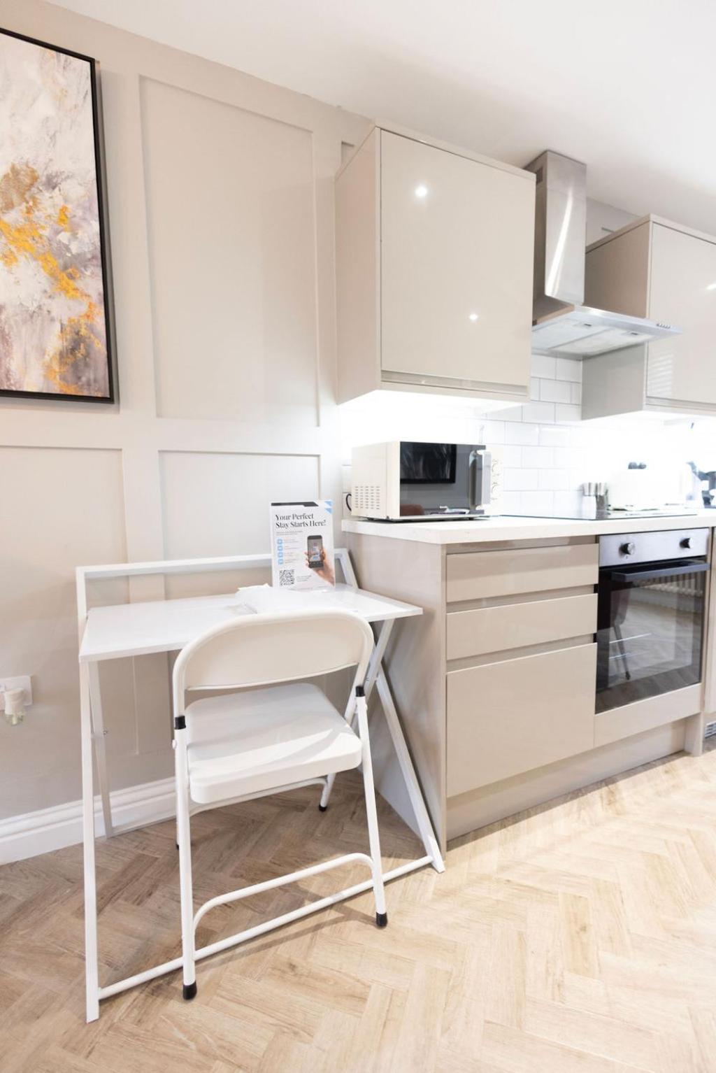 Harper Luxe Serviced Apartments Данстейбл Екстер'єр фото