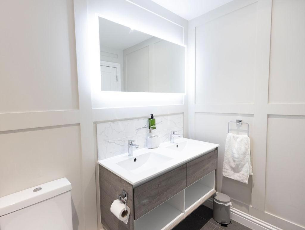 Harper Luxe Serviced Apartments Данстейбл Екстер'єр фото